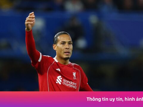 Pha phòng ngự gây tranh cãi của Van Dijk