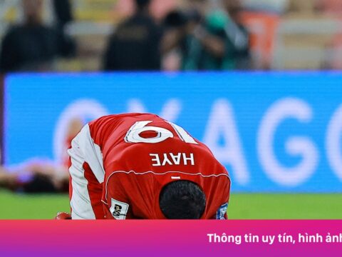 Cầu thủ Indonesia đổ gục khi mất vé dự World Cup 2026