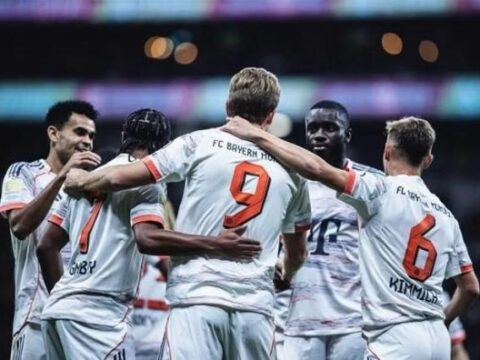 Bóng đá Châu Âu: Bayer Munich lập kỳ tích, nhiều ngôi đầu đổi chủ