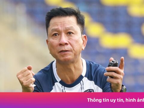 HLV Văn Sỹ Sơn muốn SLNA lấy lại bản sắc