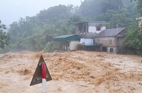 Mưa lũ dữ dội sau bão số 10: Bộ Y tế ra chỉ đạo khẩn