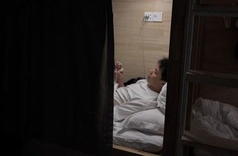 Khủng hoảng tại nền kinh tế lớn nhất châu Á: Tỷ lệ thất nghiệp thực tế có thể lên tới 40%, sinh viên đại học danh tiếng cũng không thể tìm việc