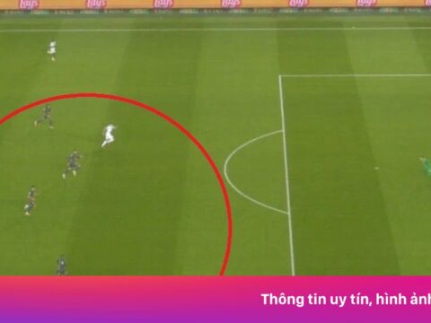 Quyết định sai lầm ở trận Barcelona thua PSG