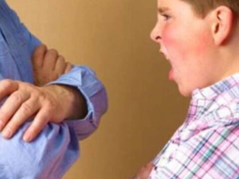 Con hỗn láo khiến cha mẹ ‘bất lực’? Chuyên gia chỉ ra 5 sai lầm phổ biến nhiều phụ huynh mắc phải