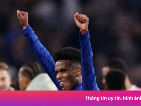 Estevao lập kỷ lục Premier League