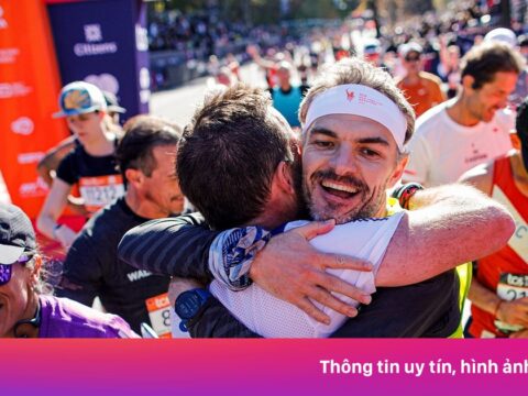 Người đàn ông bị ung thư vú chạy marathon để vượt bệnh tật