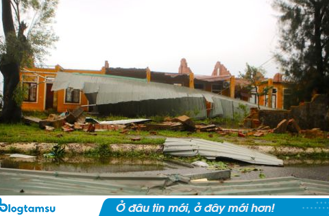 Bão BuaLoi tạo ra 3 ‘kỷ lục dị thường’ khiến người dân khiếp sợ: Nhà bê tông 2 tầng kiên cố cũng bị “vò nát”