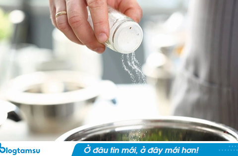 Hàng triệu người đang nêm gia vị vào thức ăn sai cách, vừa không ngon lại biến thành “thuốc độc” lúc nào không hay
