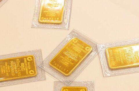 Vàng thế giới vượt 3.900 USD/ounce, trong nước chạm 140 triệu đồng/lượng