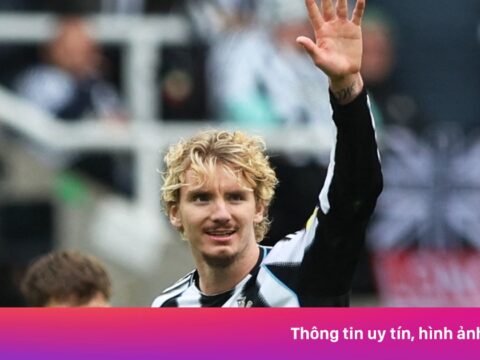 Woltemade đi vào lịch sử Newcastle