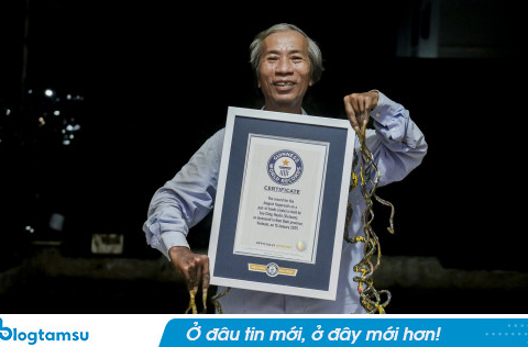 Người đàn ông Ninh Bình có bộ móng tay dài nhất thế giới: Chỉ nhờ vợ 2 việc